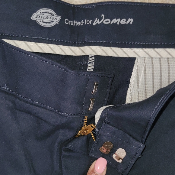 NWT Dickies for Women Stretch Work Navy Blue Pants RELAXED FIT 18R New - Picture 3 of 6